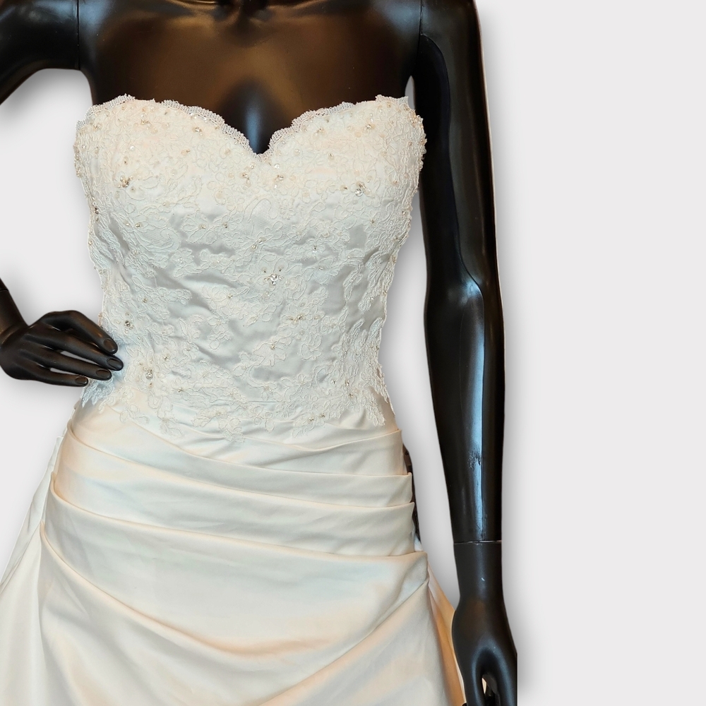 NWOT - Venus Symphony Ivory Satin Tuck - Picture 6 of 6